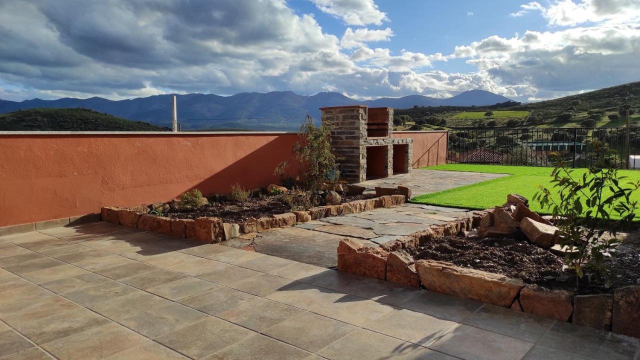 Casa Rural La Colmena Del Geoparque Navatrasierra 外观 照片