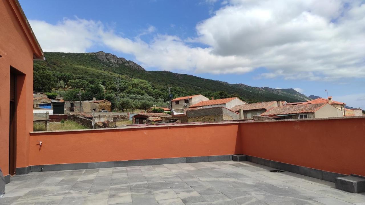 Casa Rural La Colmena Del Geoparque Navatrasierra 外观 照片