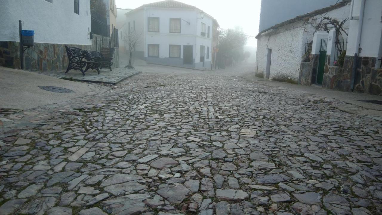 Casa Rural La Colmena Del Geoparque Navatrasierra 外观 照片
