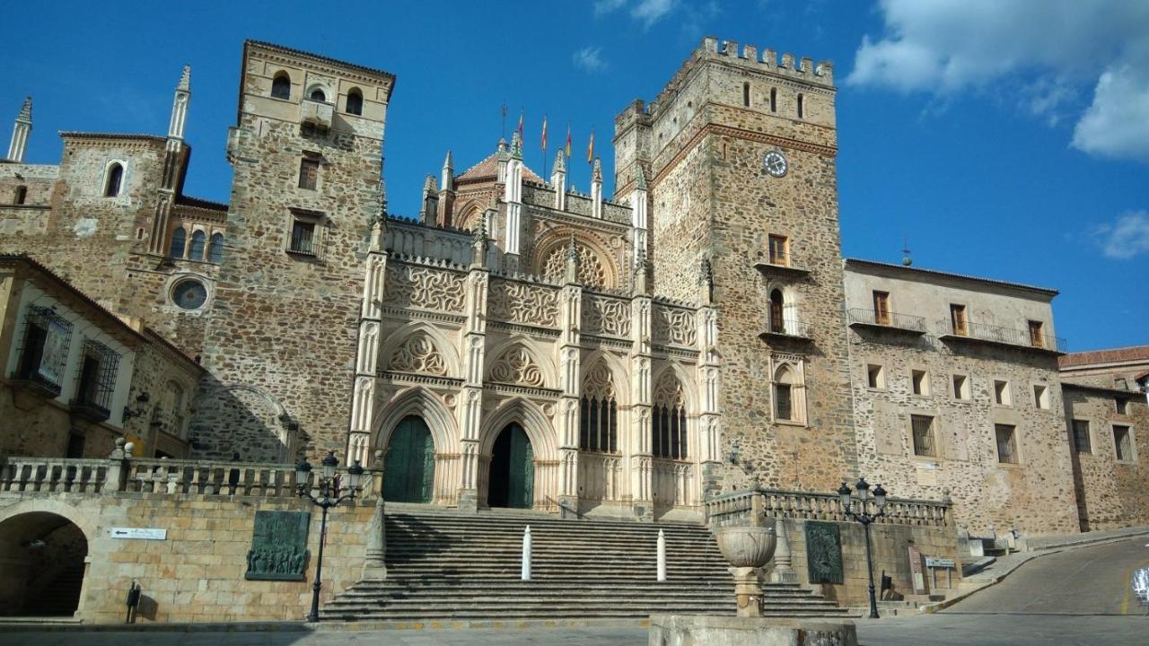 Casa Rural La Colmena Del Geoparque Navatrasierra 外观 照片